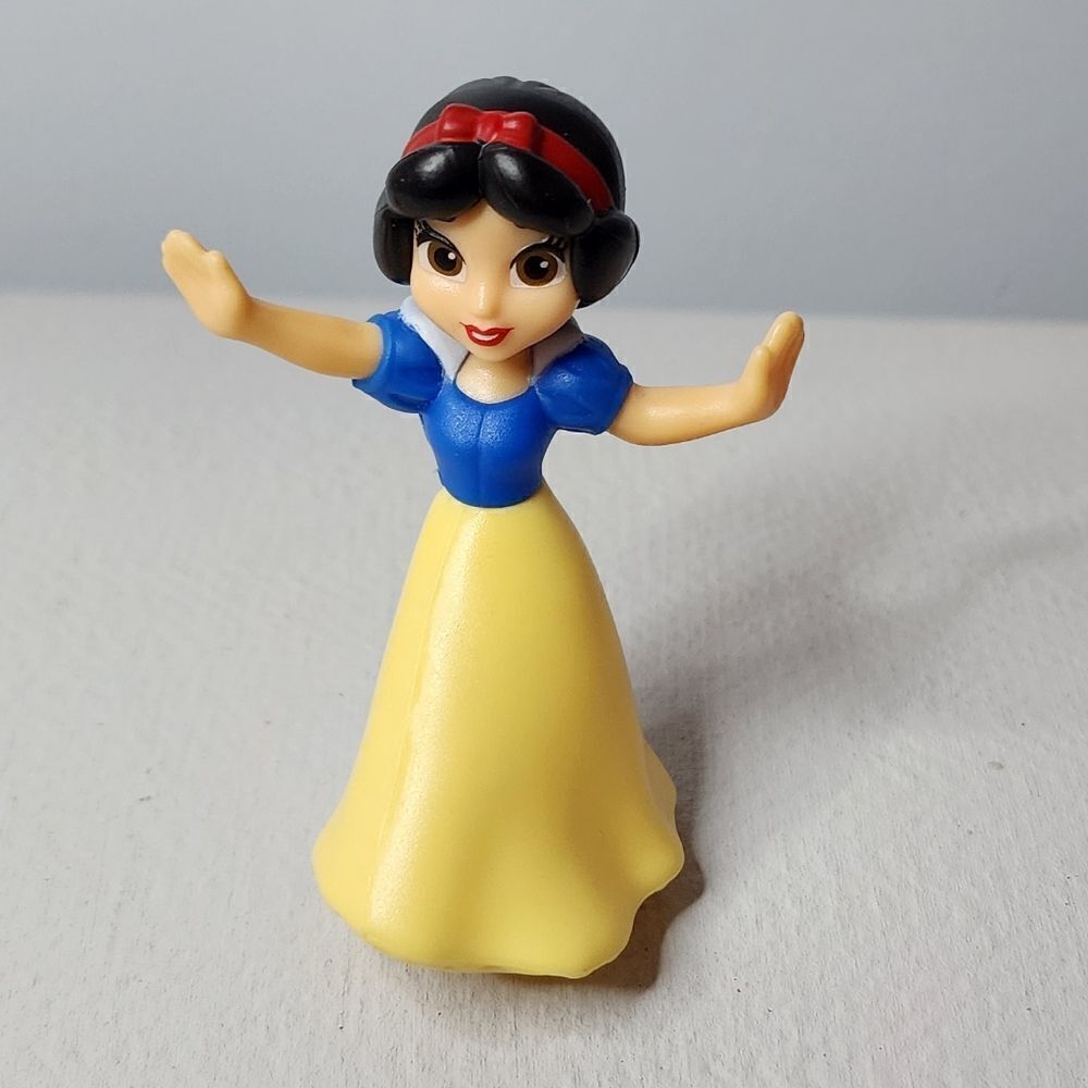 Disney Princess Snow White Figure #1 McDonald's Happy Meal Toy 3" Tall